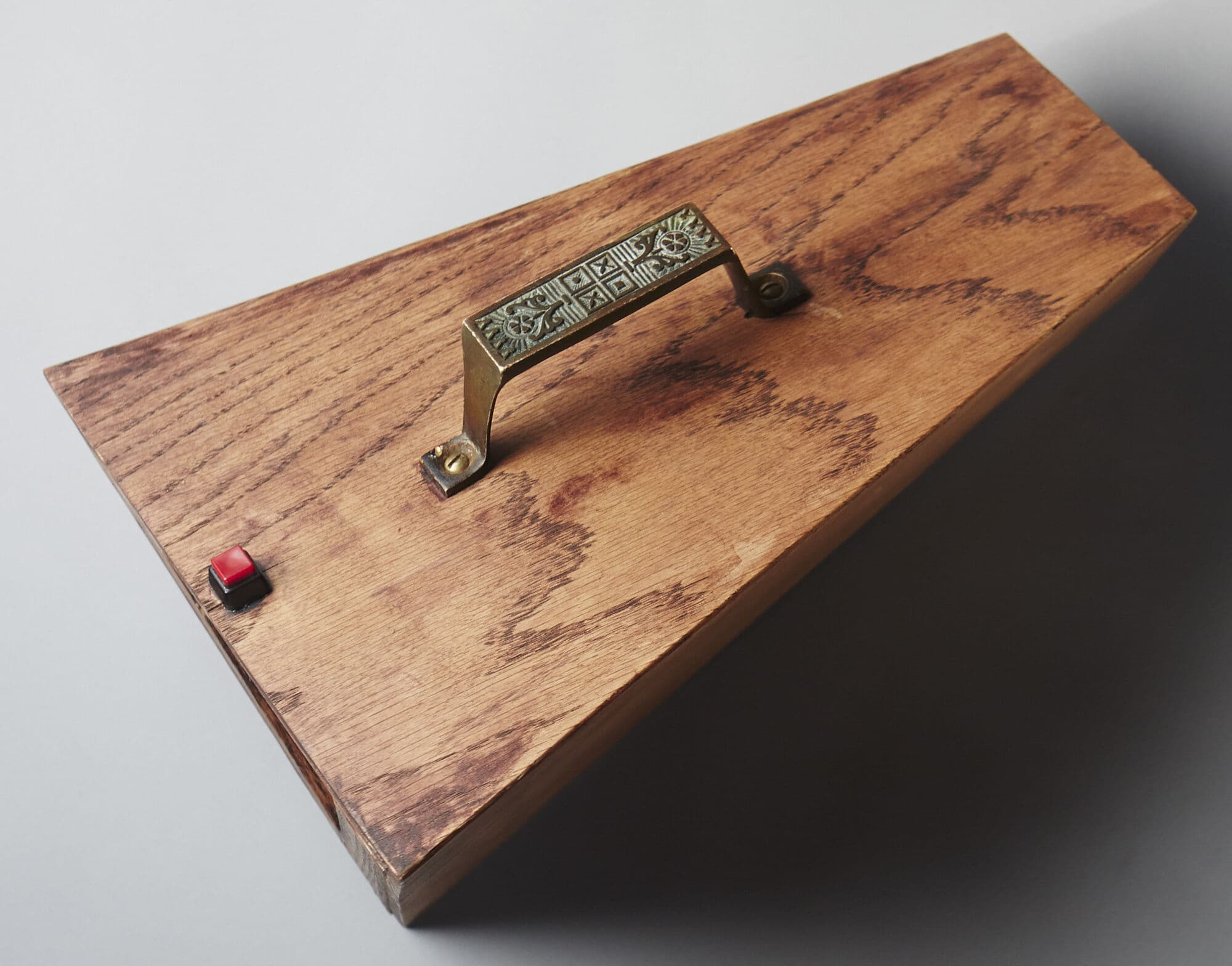 Oak case with brass handle