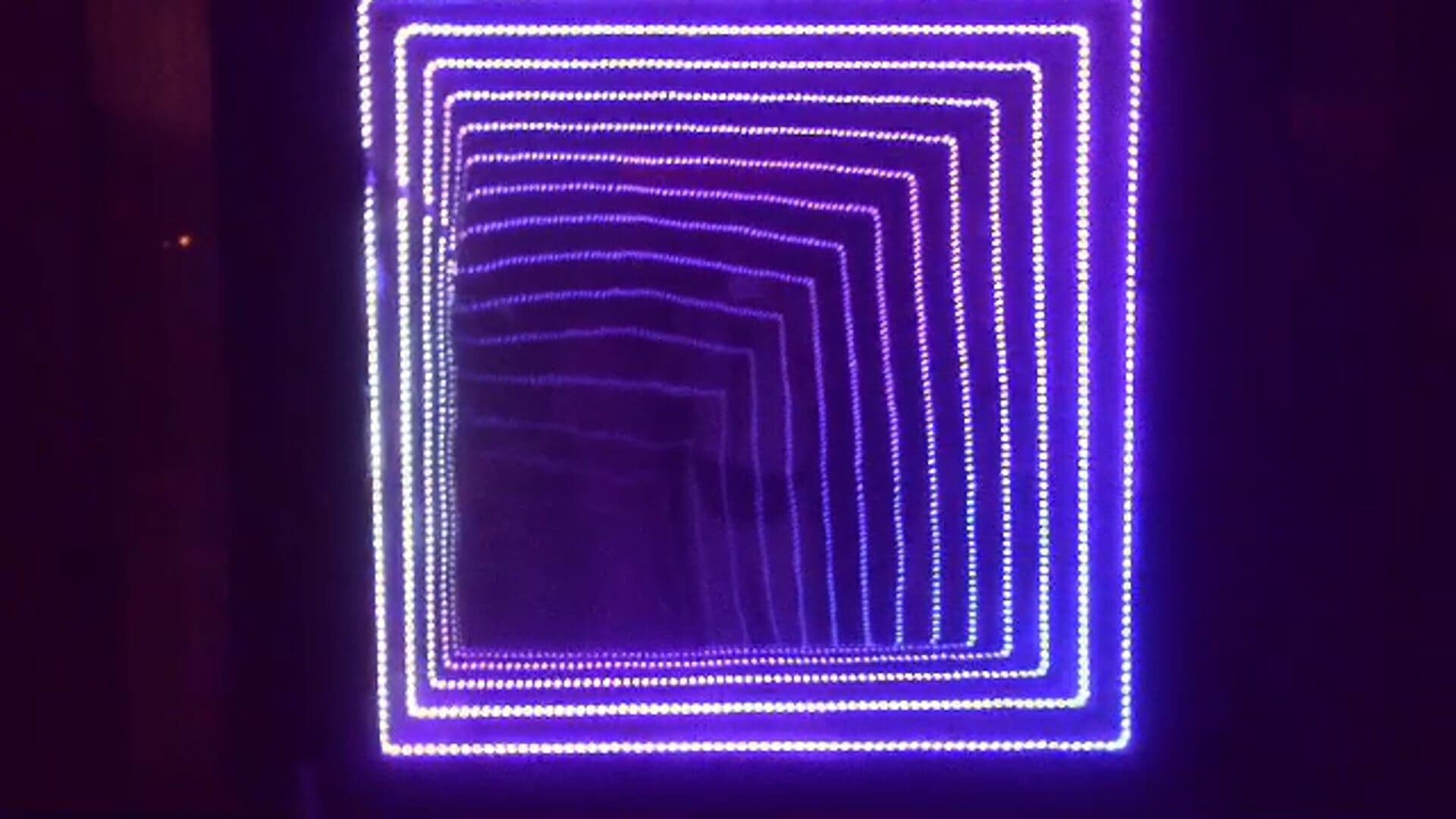 Kinetic Infinity Mirror